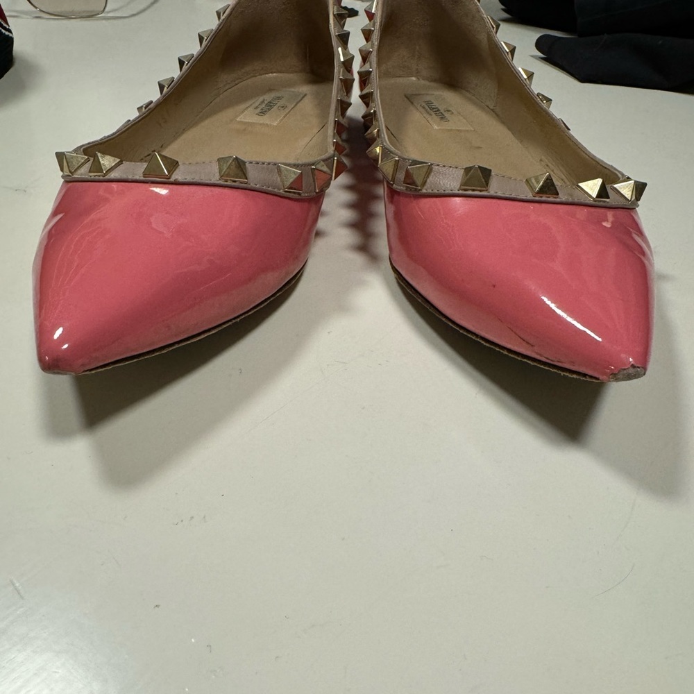 Valentino Garavani Pink Rockstud Leather Pointed-Toe Flats - Picture 8 of 8